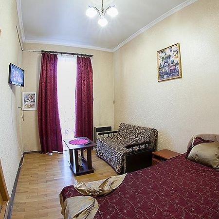 Квартира Подобово На Вулиці Чорновола 31 Біля Форуму У Місті Львові Біля Малевича Exterior photo